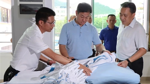 梧州市市委常委、統(tǒng)戰(zhàn)部部長何世恰蒞臨百裕集團調研指導